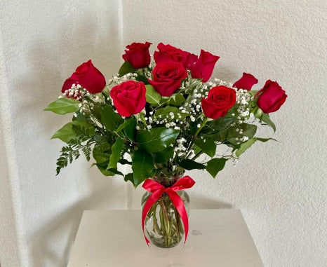 Classic Roses on a Vase